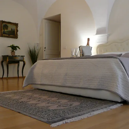 Palazzo De' Vecchi 4* シエーナ