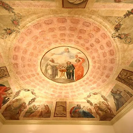Palazzo De' Vecchi Готель типу 