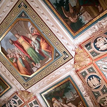 Palazzo De' Vecchi 4*