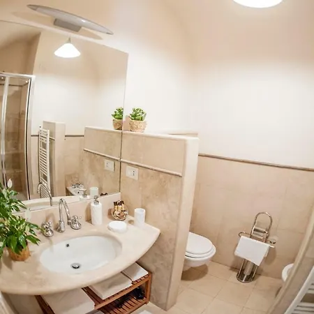 Palazzo De' Vecchi 4*