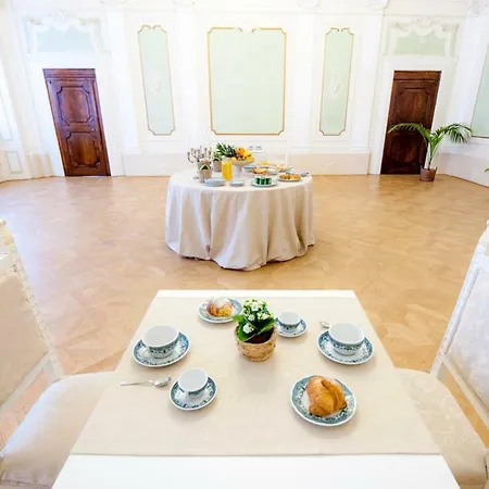 Palazzo De' Vecchi ベッド・アンド・ブレックファスト 4*