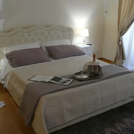 Palazzo De' Vecchi Bed & Breakfast