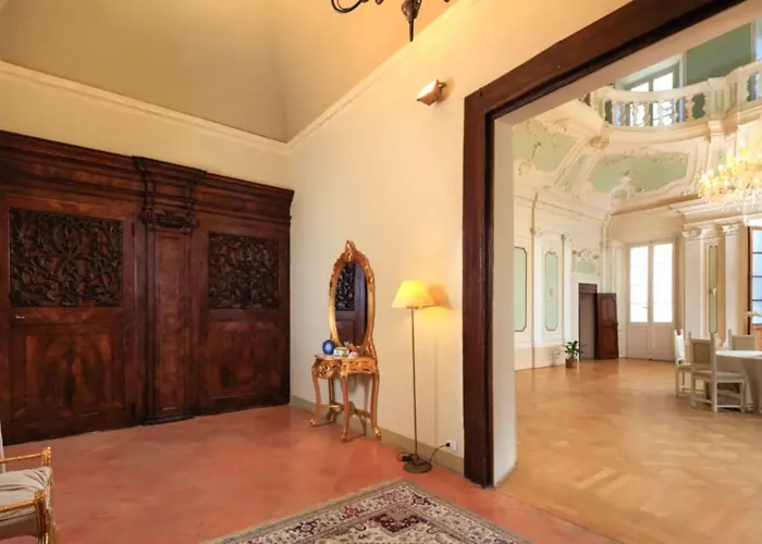 Palazzo De' Vecchi 4*