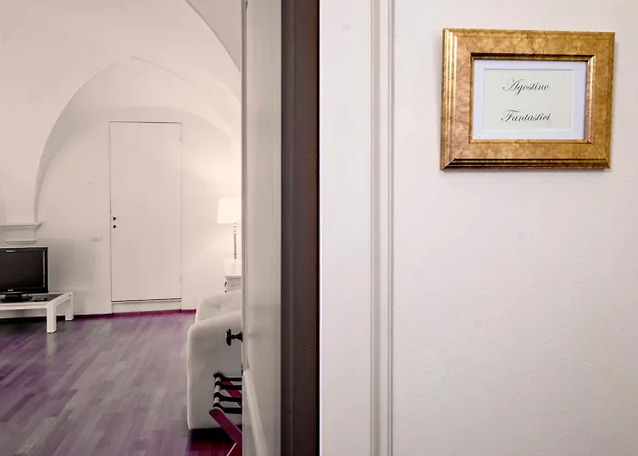 Palazzo De' Vecchi 4* Сиена