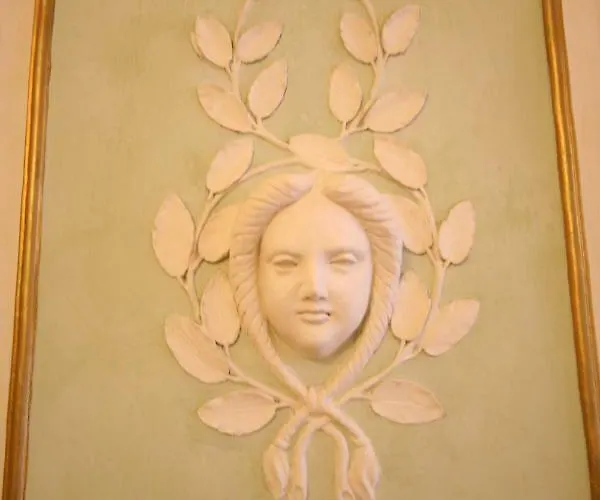 Palazzo De' Vecchi 4*