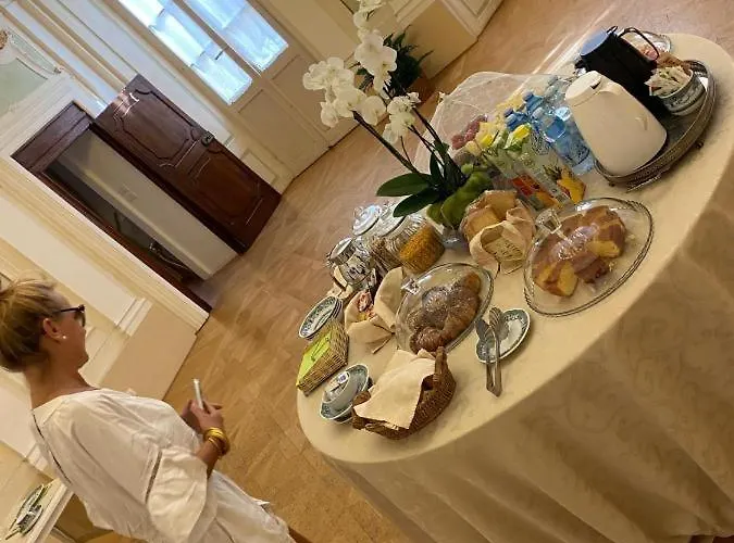 Palazzo De' Vecchi 4*