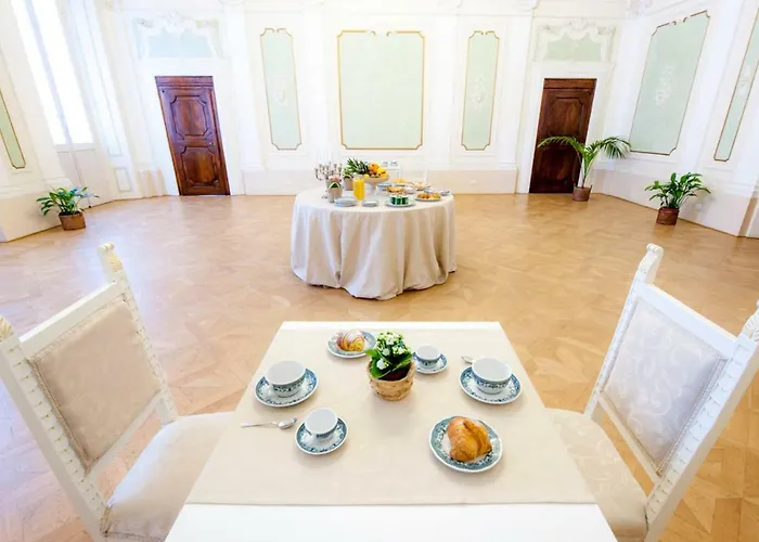 Palazzo De' Vecchi Bed & Breakfast 4*